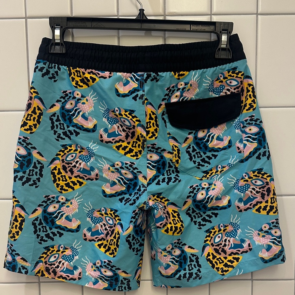 Hurley size Medium (boys 10-12) EUC swim trunks - Picture 7 of 7